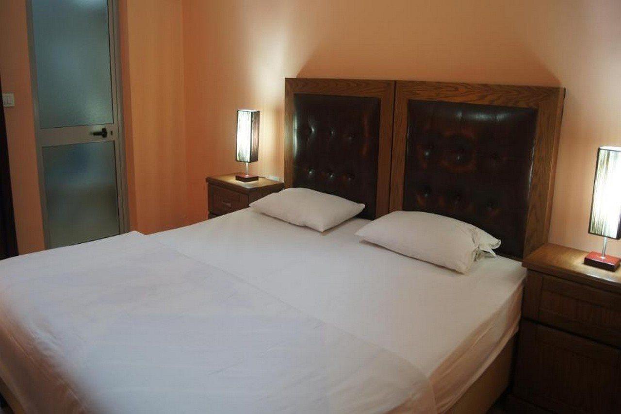 Bristol Hotel Tirana Exterior foto